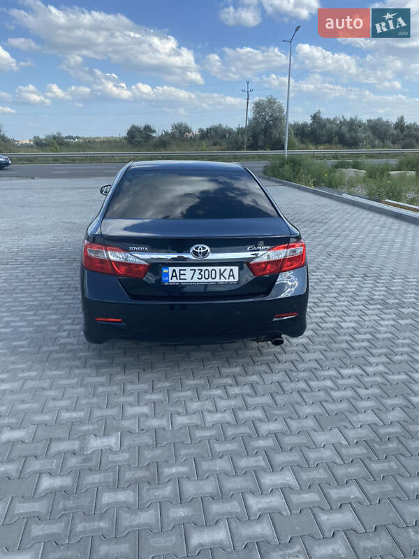 Седан Toyota Camry 2011 в Дніпрі