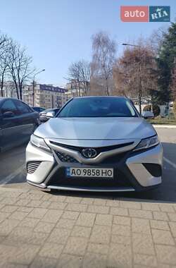 Седан Toyota Camry 2017 в 
