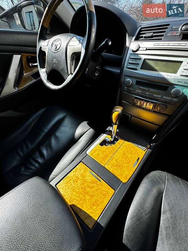 Седан Toyota Camry 2006 в Киеве