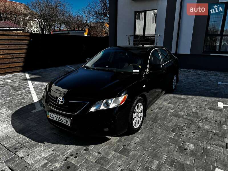 Седан Toyota Camry 2006 в Киеве