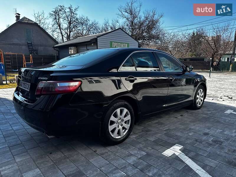 Седан Toyota Camry 2006 в Киеве