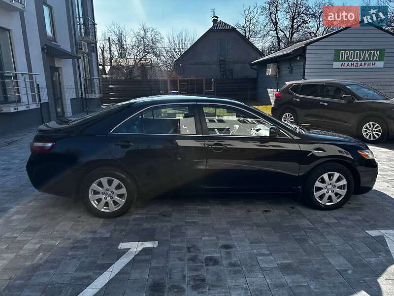 Седан Toyota Camry 2006 в Киеве