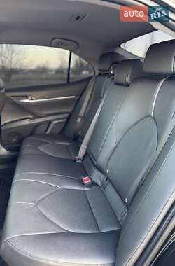 Седан Toyota Camry 2023 в 