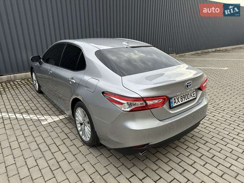 Седан Toyota Camry 2018 в Харкові