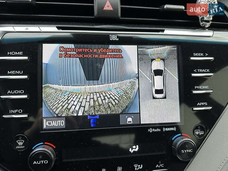 Седан Toyota Camry 2018 в Харкові