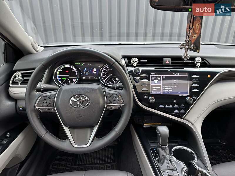 Седан Toyota Camry 2018 в Харкові