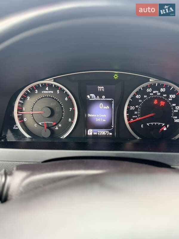 Седан Toyota Camry 2015 в Лозовій