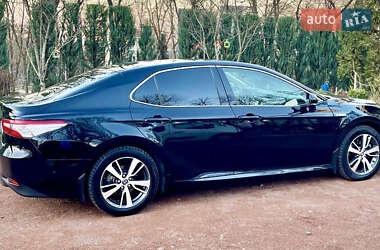 Седан Toyota Camry 2019 в 