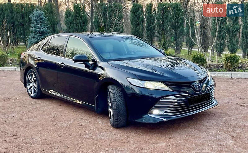 Toyota Camry 2019