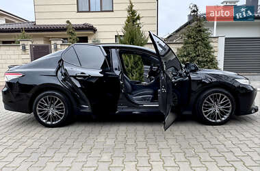 Седан Toyota Camry 2017 в 