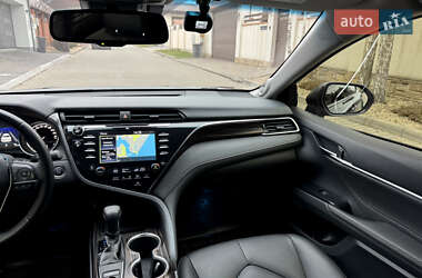 Седан Toyota Camry 2017 в 