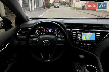Седан Toyota Camry 2017 в 