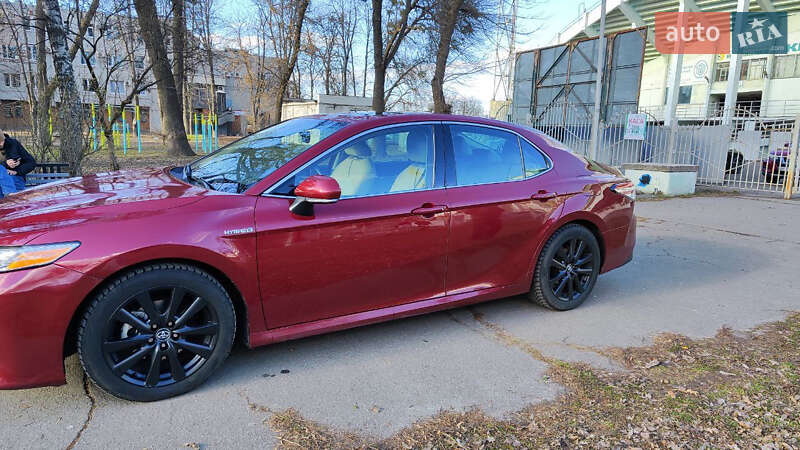 Седан Toyota Camry 2020 в Полтаве
