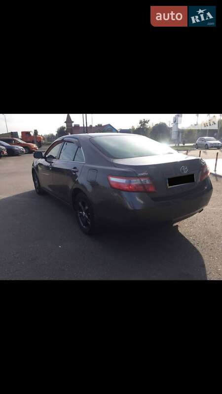 Седан Toyota Camry 2008 в Желтых Водах