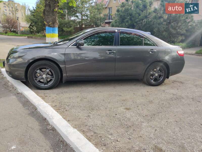 Седан Toyota Camry 2008 в Желтых Водах