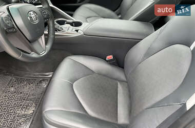 Седан Toyota Camry 2023 в 