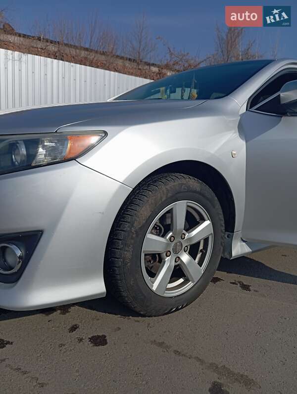 Седан Toyota Camry 2013 в Богуславі