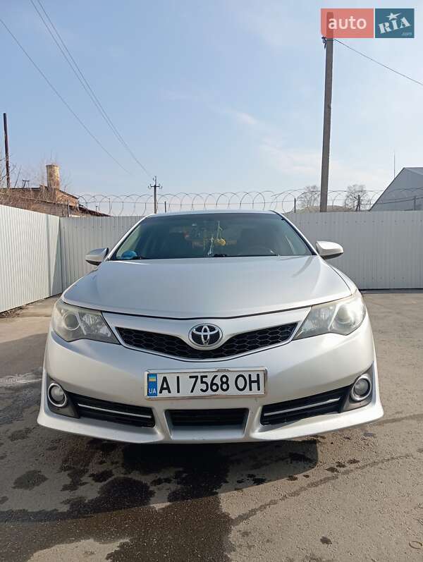 Седан Toyota Camry 2013 в Богуславі