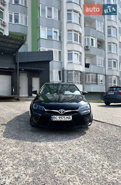 Седан Toyota Camry 2017 в 