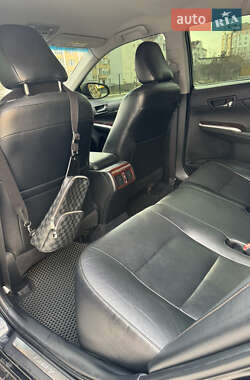 Седан Toyota Camry 2013 в 