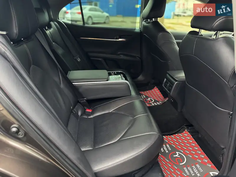 Toyota Camry 2019