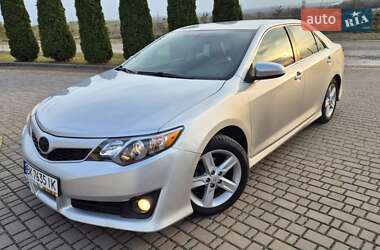 Седан Toyota Camry 2012 в Львові