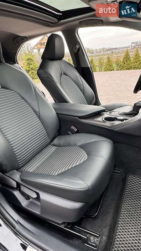 Седан Toyota Camry 2022 в Белой Церкви