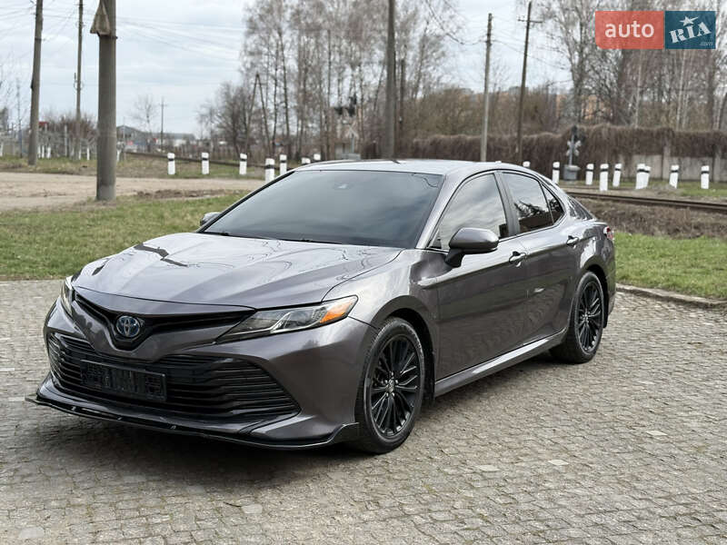 Седан Toyota Camry 2018 в Вінниці