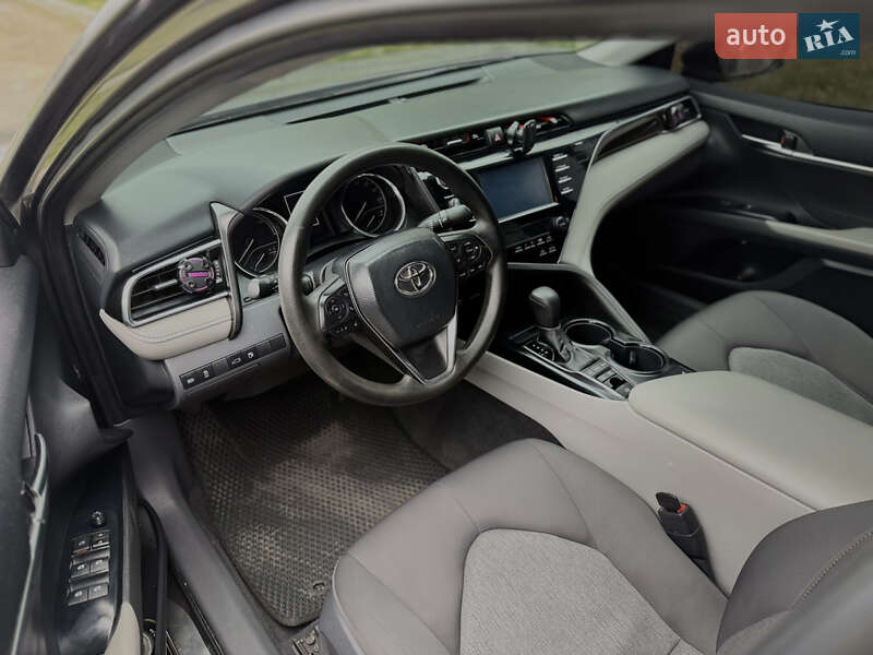 Седан Toyota Camry 2018 в Вінниці