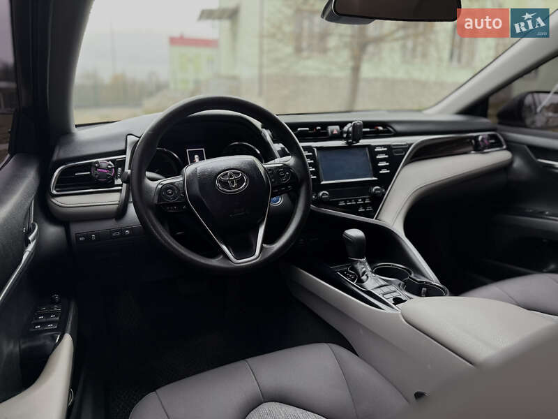 Седан Toyota Camry 2018 в Вінниці