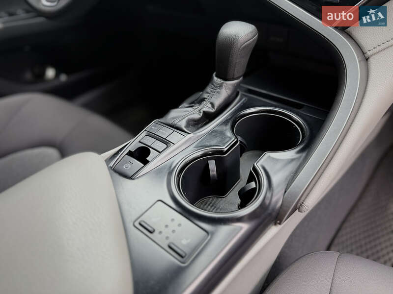 Седан Toyota Camry 2018 в Вінниці