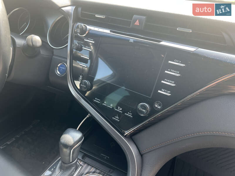 Седан Toyota Camry 2019 в Одессе