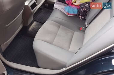 Седан Toyota Camry 2013 в 