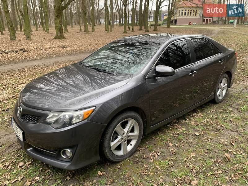 Седан Toyota Camry 2012 в 