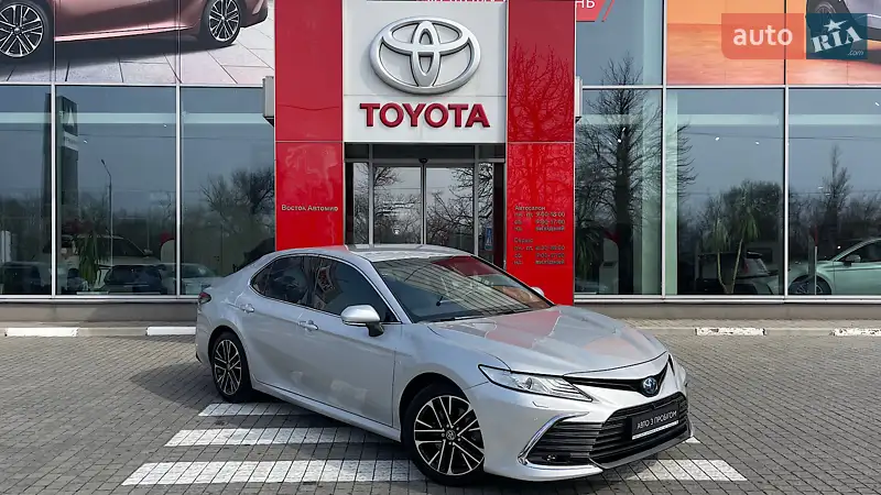 Седан Toyota Camry 2022 в 