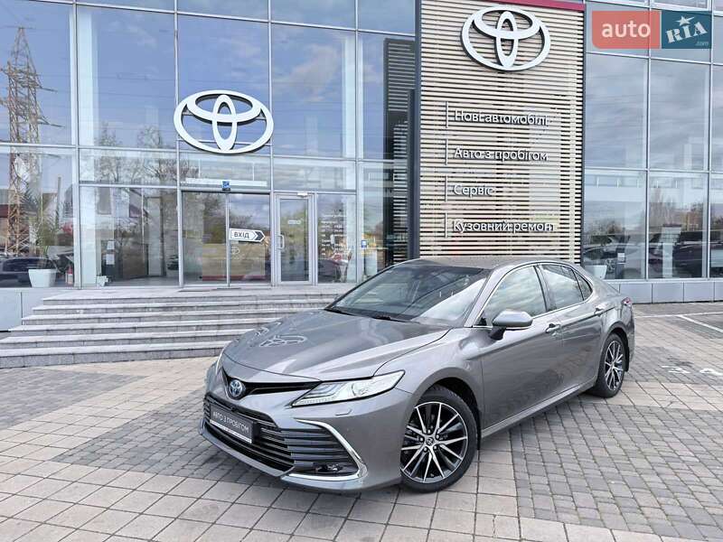 Toyota Camry 2023