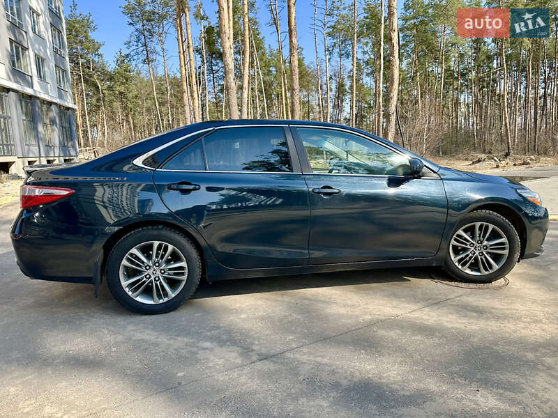Седан Toyota Camry 2014 в Ірпені