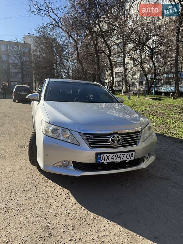Седан Toyota Camry 2011 в Харькове