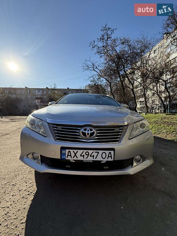 Седан Toyota Camry 2011 в Харькове