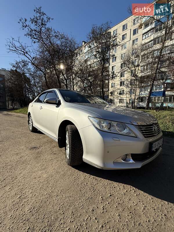 Седан Toyota Camry 2011 в Харькове