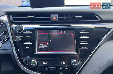 Седан Toyota Camry 2017 в 