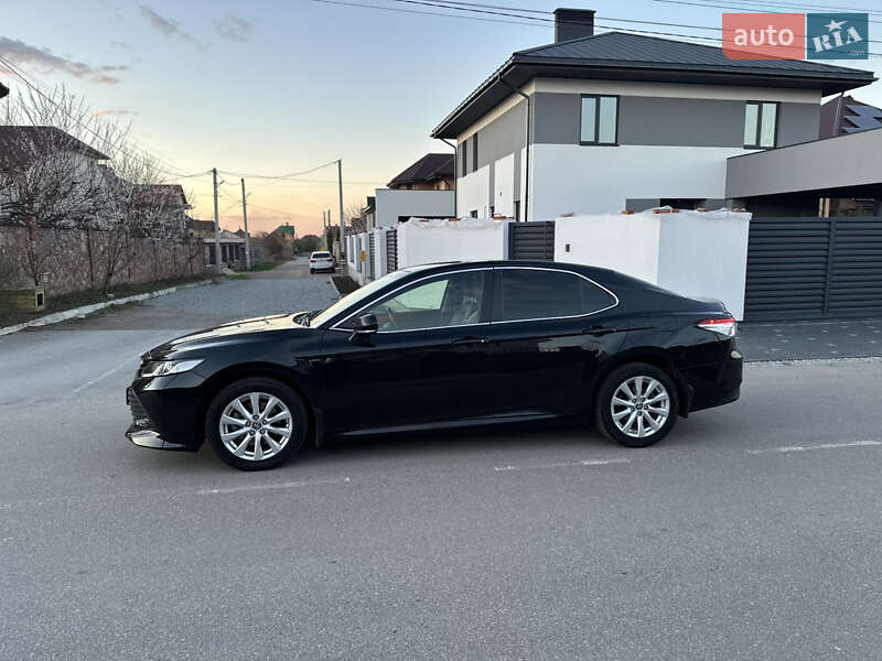 Седан Toyota Camry 2020 в Житомирі