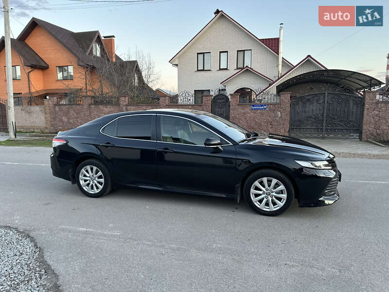 Седан Toyota Camry 2020 в Житомирі