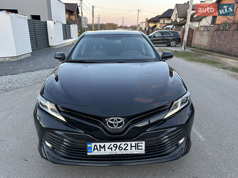 Седан Toyota Camry 2020 в Житомирі