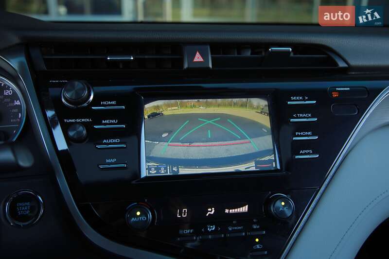 Седан Toyota Camry 2018 в Харькове