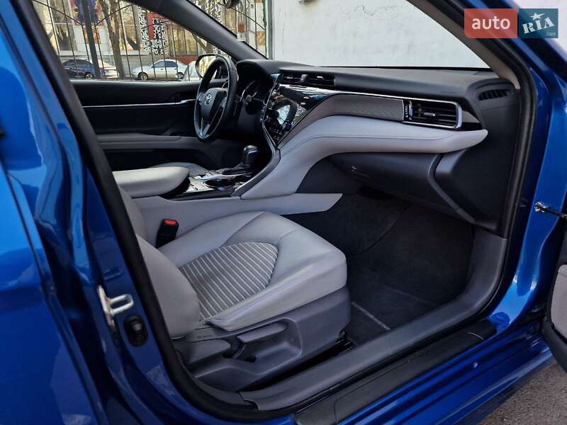 Седан Toyota Camry 2019 в Одесі