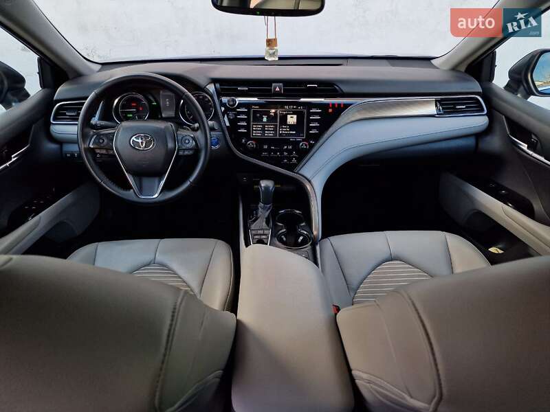 Седан Toyota Camry 2019 в Одесі