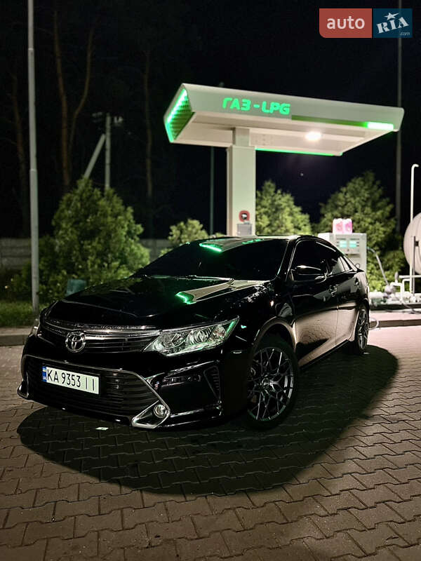 Toyota Camry 2015