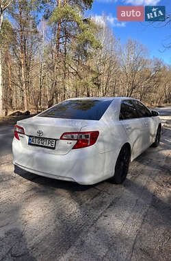 Седан Toyota Camry 2013 в 