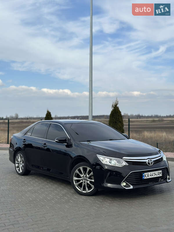 Седан Toyota Camry 2014 в Коростышеве